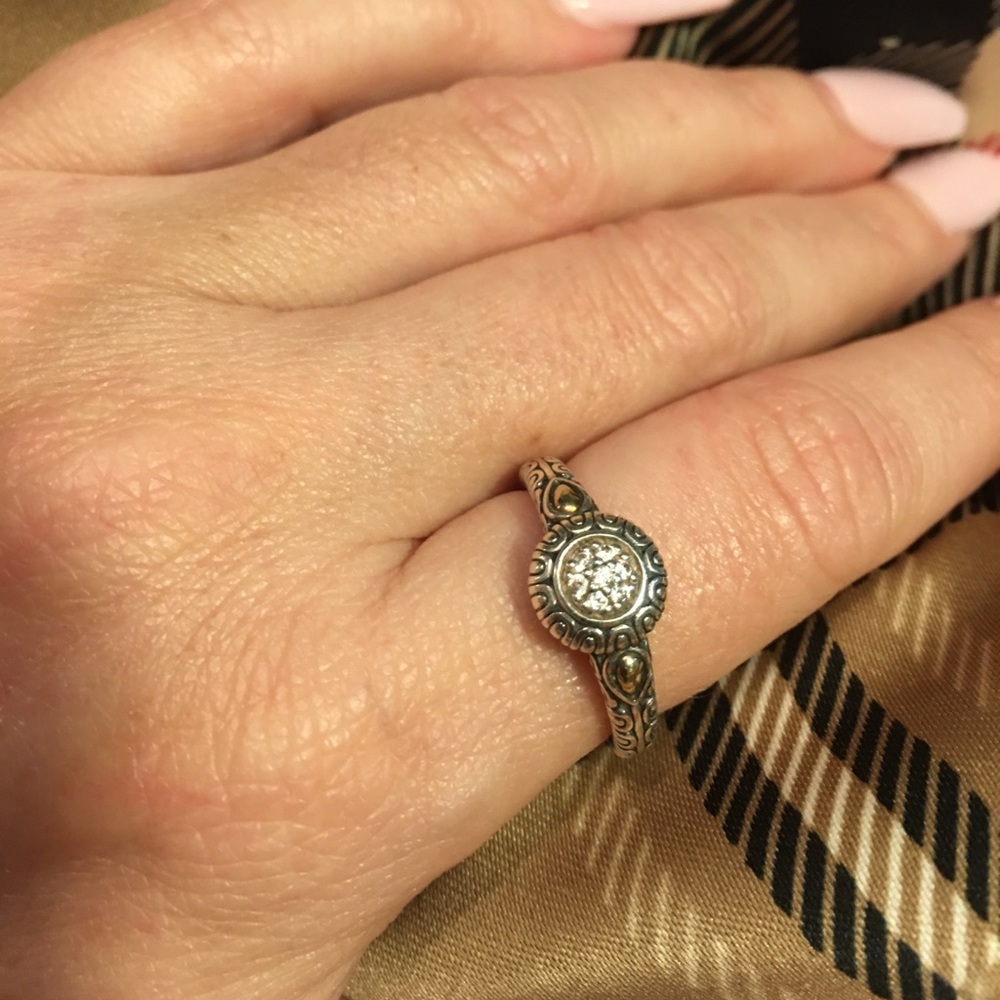 Sterling silver ring w multi cz center, size 7